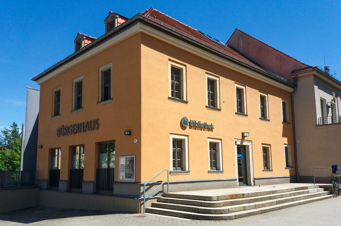 Außenansicht der Bibliothek Langebrück